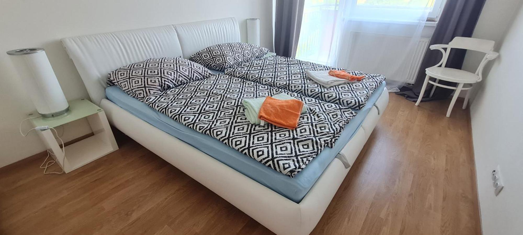 Prostorný 3 Pokojový S Dvěma Terasami Appartamento Praga